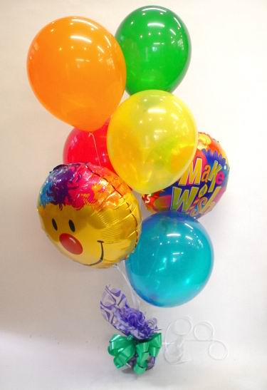  Ankara A�a��e�lence Mahallesi cicekciler  17 adet u�an balon ve k���k kutuda �ikolata
