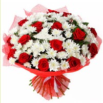 11 adet k�rm�z� g�l ve beyaz k�r �i�e�i  Ankara Kanuni Mahallesi g�venli h�zl� �i�ek 
