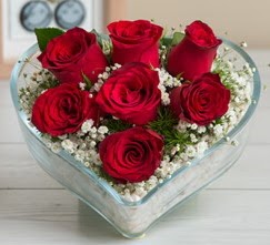 Kalp i�erisinde 7 adet k�rm�z� g�l  Ankara Sanatoryum �i�ek ma�azas� 