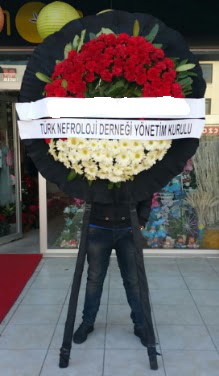 Cenaze �i�ek modeli  Ankara Ufuktepe Mahallesi yurti�i �i�ek sipari�i 