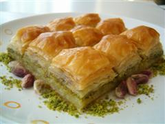 tatli siparisi essiz lezzette 1 kilo fistikli baklava  Ankara Ufuktepe Mahallesi yurti�i �i�ek sipari�i 