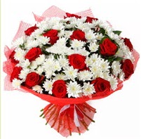 11 adet k�rm�z� g�l ve beyaz k�r �i�e�i  Ankara Kanuni Mahallesi g�venli h�zl� �i�ek 