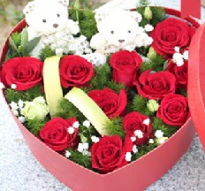2 adet ay�c�k 9 k�rm�z� g�l kalp i�erisinde  Ankara Kanuni Mahallesi g�venli h�zl� �i�ek 