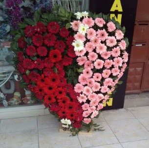 Kalp pano kalp �eklinde pano �i�e�i  Ankara Ufuktepe Mahallesi yurti�i �i�ek sipari�i 