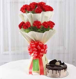 20 adet k�rm�z� karanfil buketi ve ya� pasta  Ankara Sanatoryum �i�ek ma�azas� 